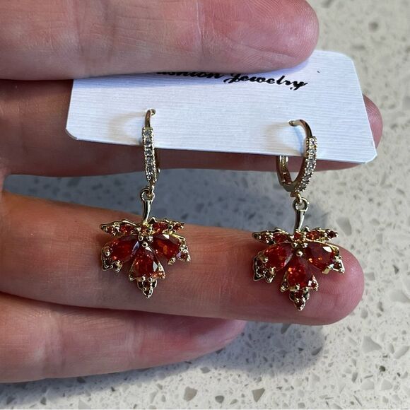 Copper Cubic Zirconia Maple Leaf Dangle
Earrings fall vibes autumn colors - Picture 5 of 10